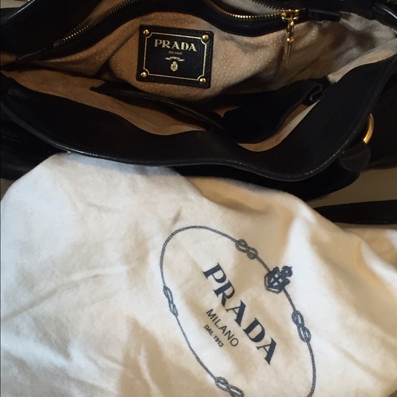 Prada bag - Picture 2 of 4