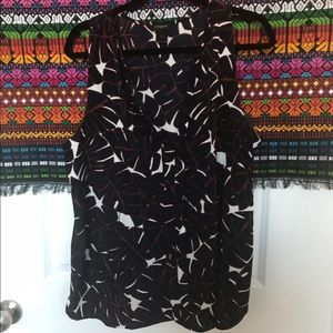 Sleeveless Patterned Blouse