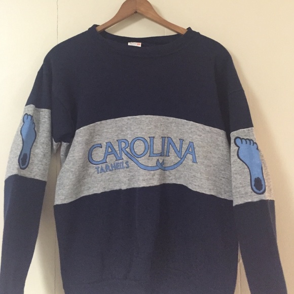 Sweaters - Vintage UNC sweater rare