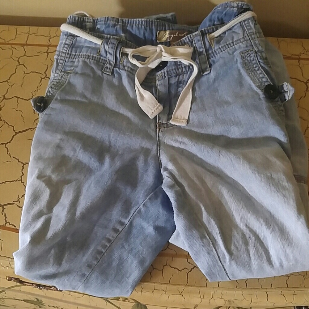Angel Kiss Jean CapriCargos Lots of Great Detailss