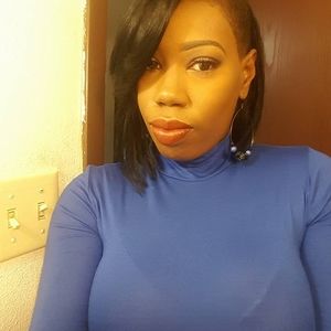 Meet your Posher, Raquel