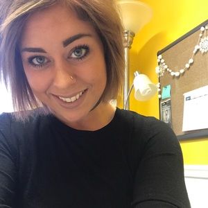 Meet your Posher, Abigail