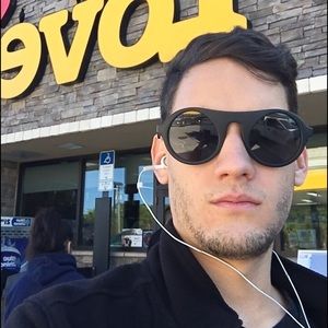 Meet your Posher, Hernan