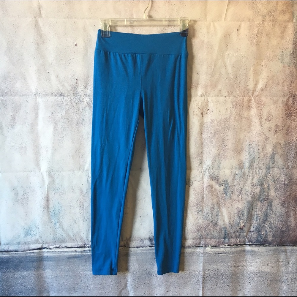 Blue leggings