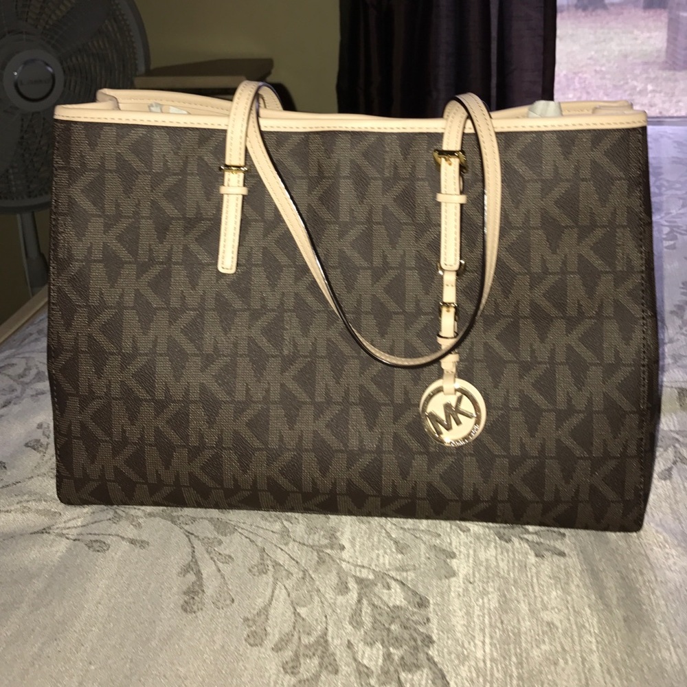 Micheal Kors Jet Set large travel tote