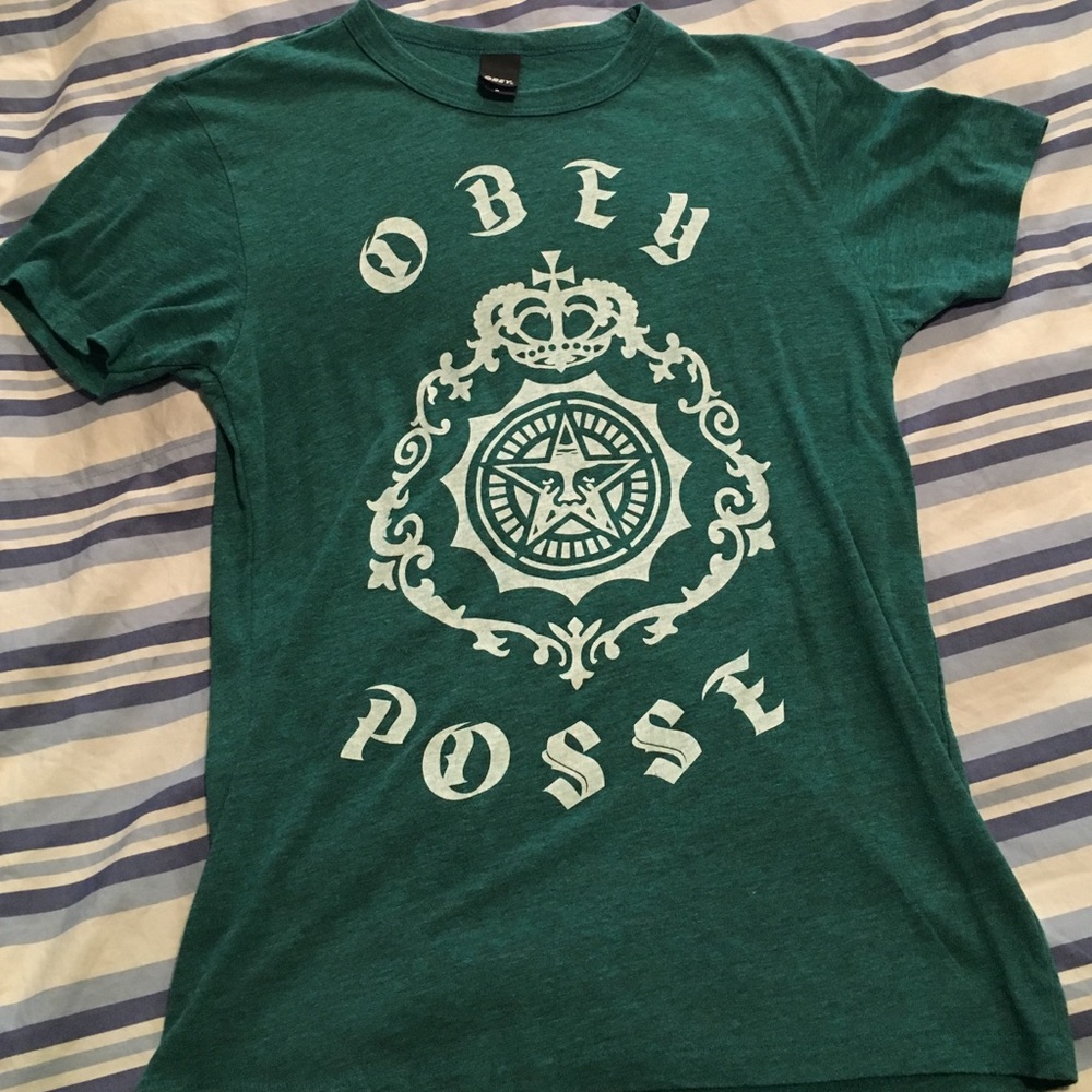 Obey tee