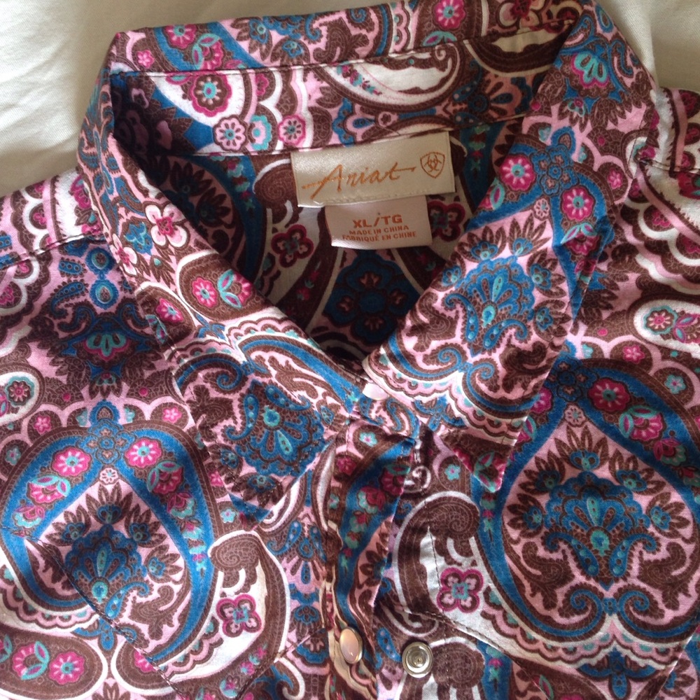 ARIAT Brand CowGirl Top Paisley Design Beautiful