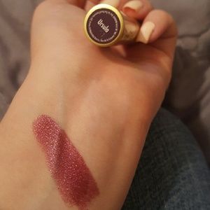 La creme lipstick in Ursula