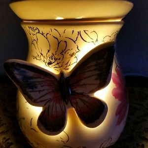 Meet your Posher, Lora