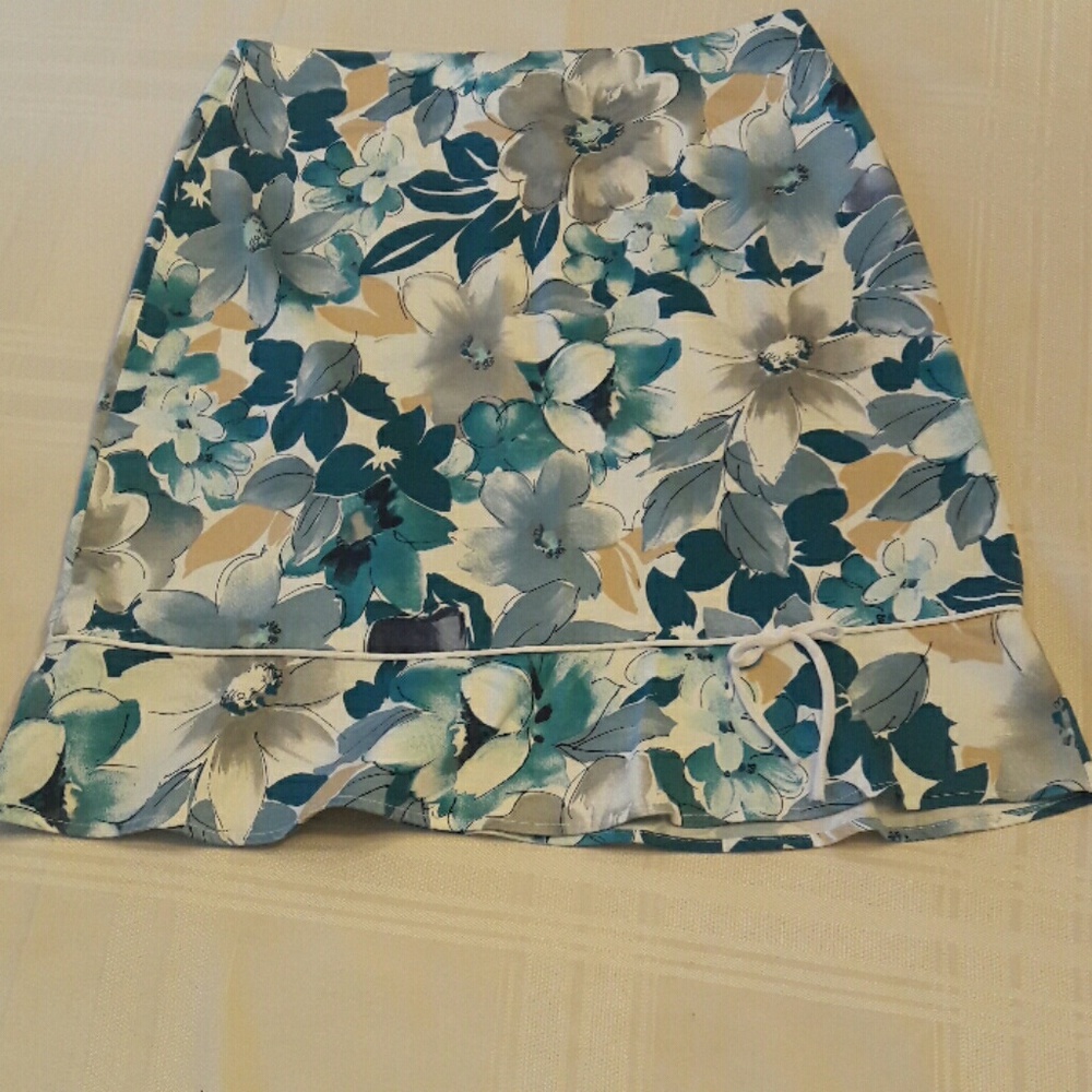 Lily flower print skirt