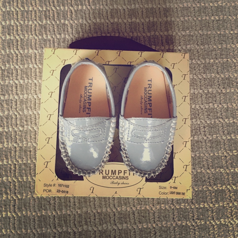 Trumpfit gray patent moccasins, 0-6 m