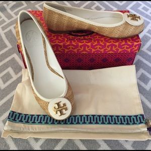 Never worn - Tory Burch Reva Flats - white/raffia