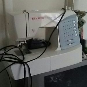 Singer/Advance Sewing Machine