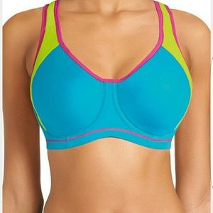 "Freya" 40B sports bra