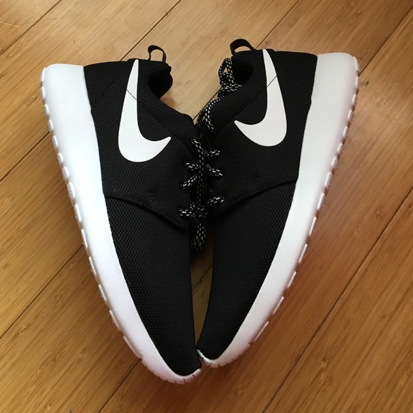 Nike Roshe one shoes - Picture 2 of 4