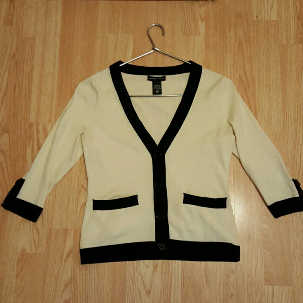 New York & Company sweater