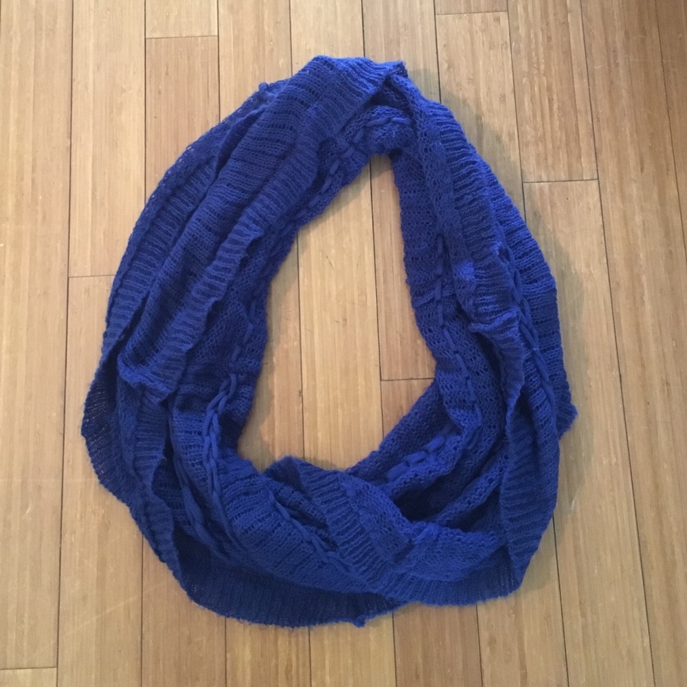 FREE PEOPLE Over-Sized Blue Infinity Scarf