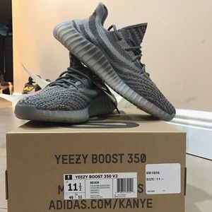 Yeezy Boost 350 V2