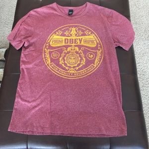 Men's Obey shirt