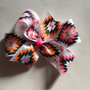 Aztec boutique bow 🎀