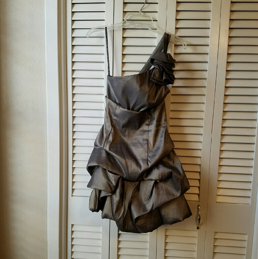 Gorgeous one strap elegant dress