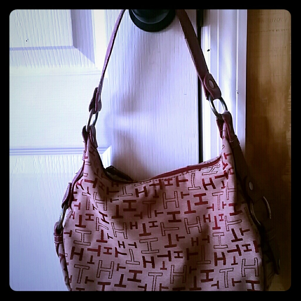 Tommy Hilfiger handbag size small to medium