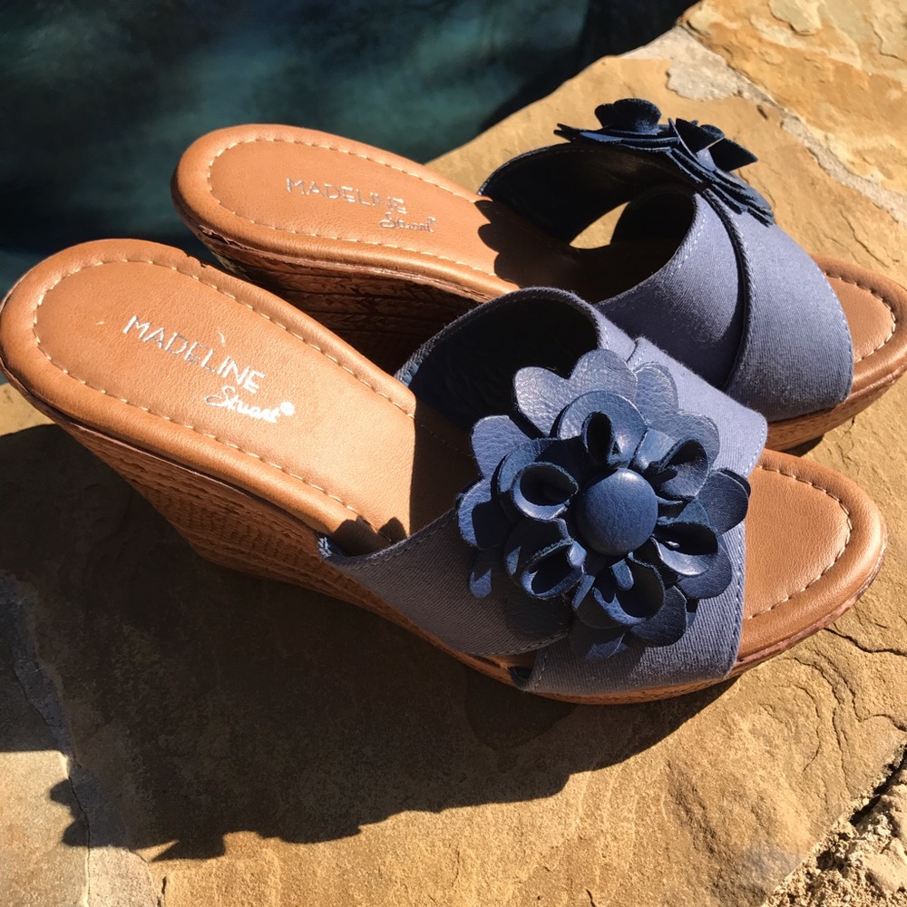 Madeline Stuart Wedge in 💙