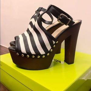 BRAND NEW! Gianni Bini Heels