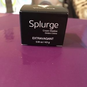 Younique Extravagant Cream Shadow