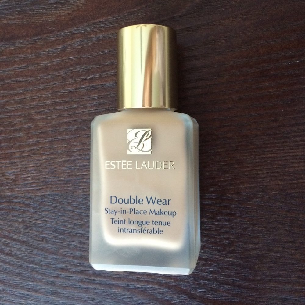 ESTEE LAUDER double wear stay-in-place Makeup