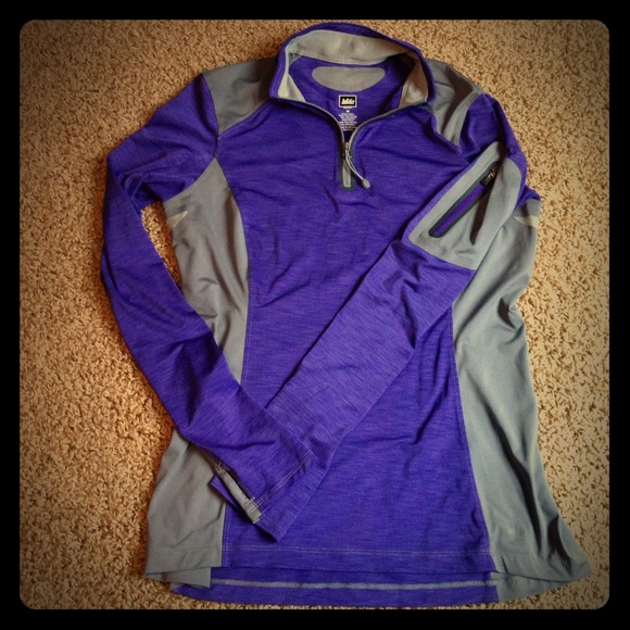 REI Tech Long Sleeve w/ Thumb Holes🌲🏃♀️ - Picture 1 of 4