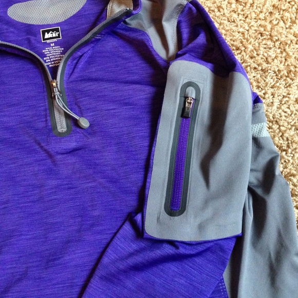REI Tech Long Sleeve w/ Thumb Holes🌲🏃♀️ - Picture 3 of 4