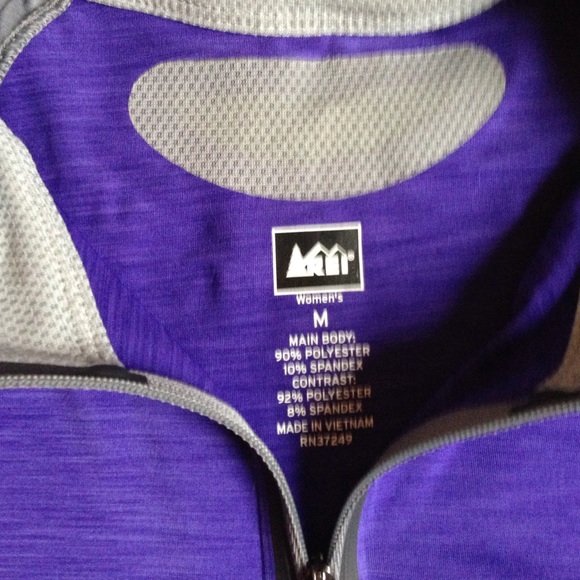 REI Tech Long Sleeve w/ Thumb Holes🌲🏃♀️ - Picture 4 of 4