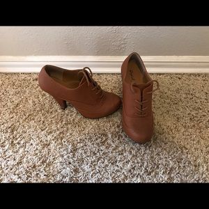 Qupid oxford booties