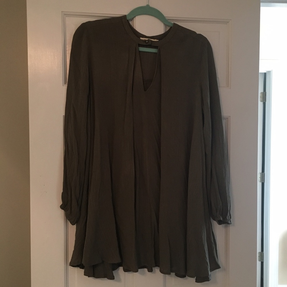 Izzy and Lola hunter green tunic
