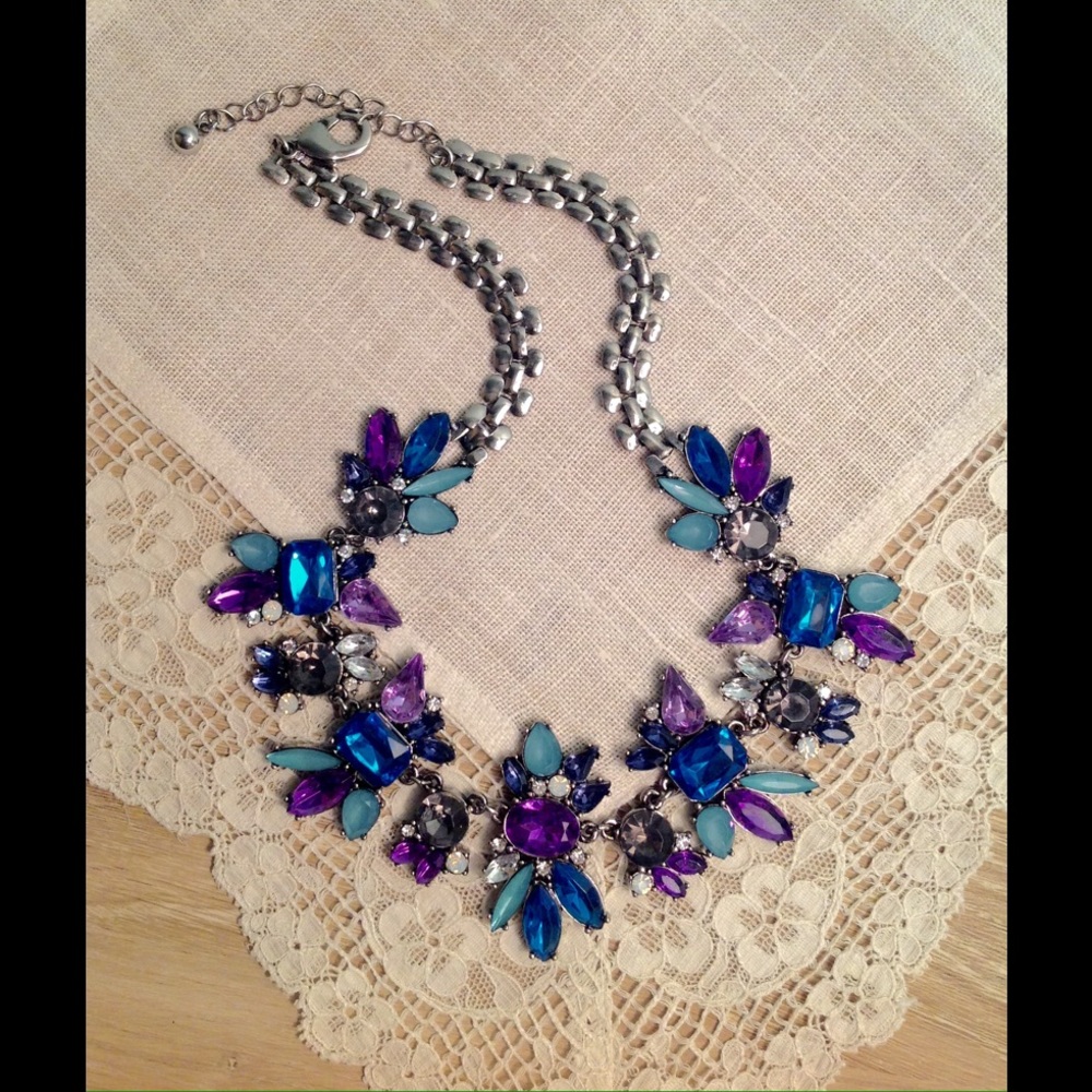 NWOT Teal/Green/Purple Rhinestone Necklace
