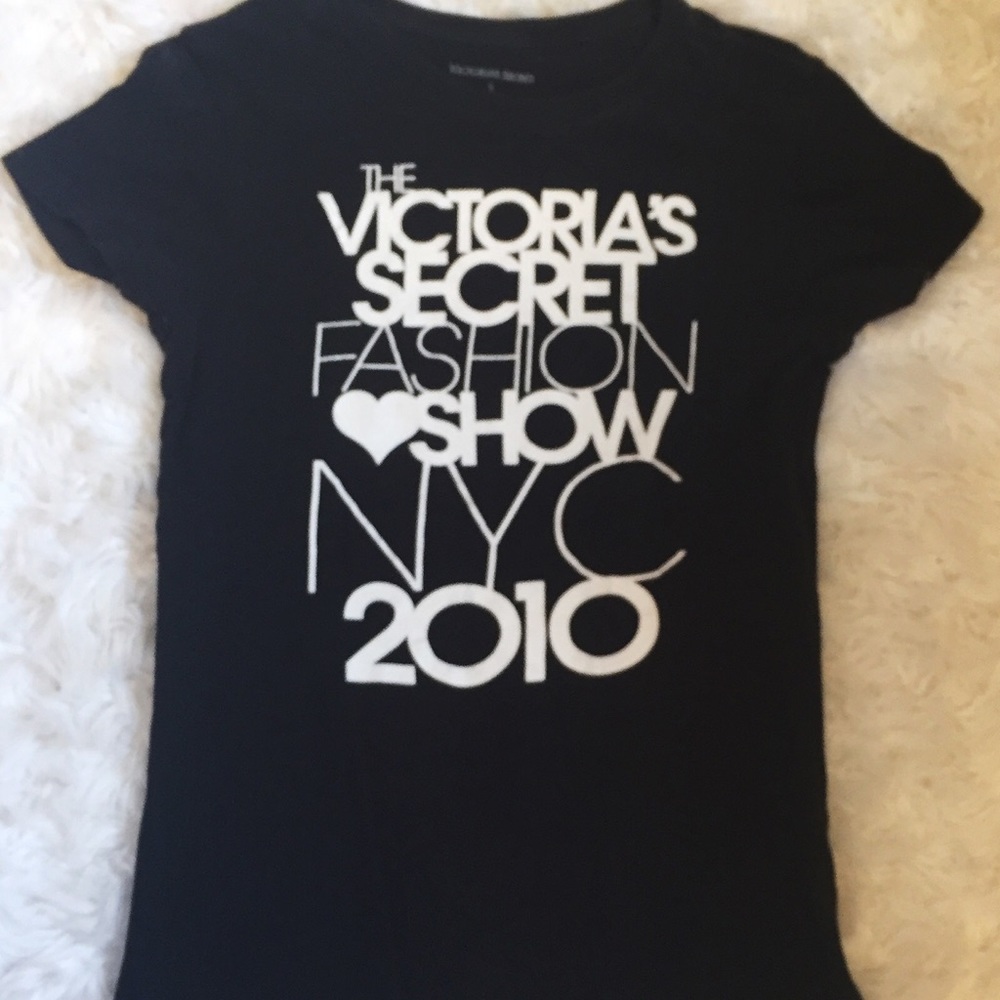 Victoria's Secret 2010 fashion show tee