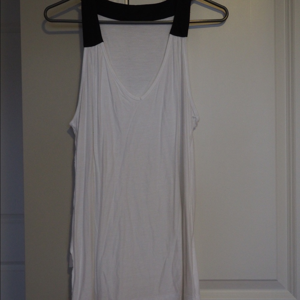 Black and White Banana Republic Comfy Top