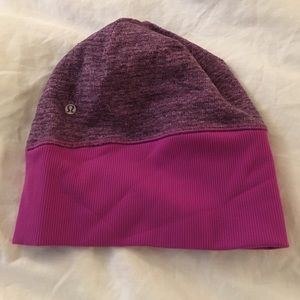 Lululemon beanie with ponytail hole