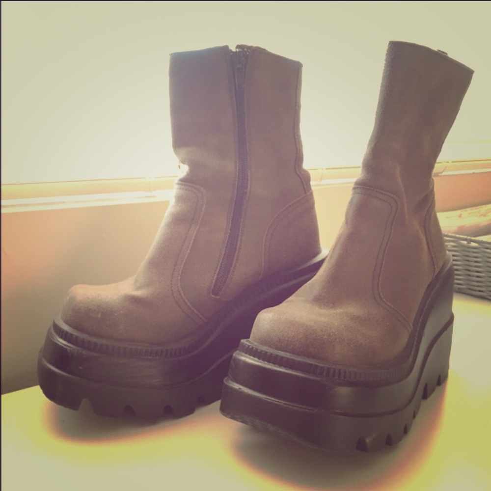 Bratz doll platforms