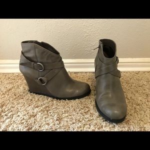 Me Too Brianna gray leather booties