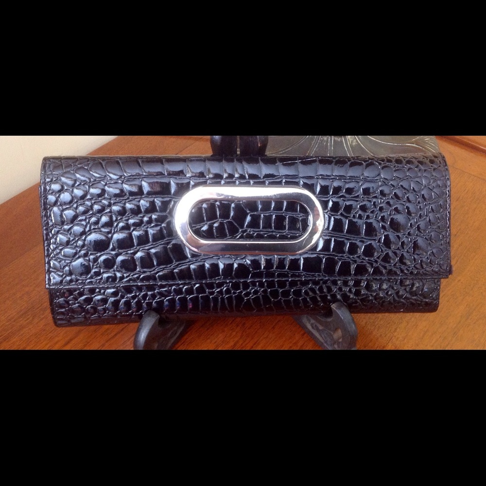 Patent black faux leather clutch