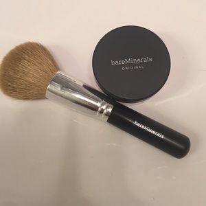 Bare Minerals foundation powder and brush