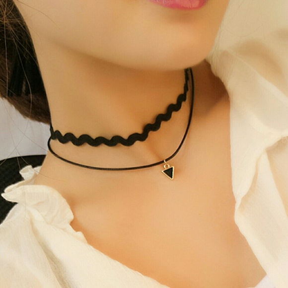 Jewelry - Black rope style choker with triangle
