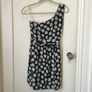 One should silk Theory dress.