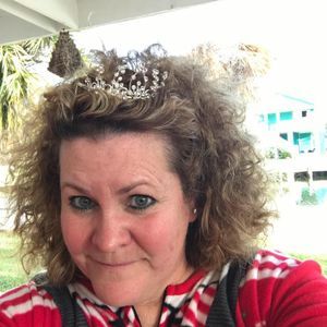 Meet your Posher, Connie