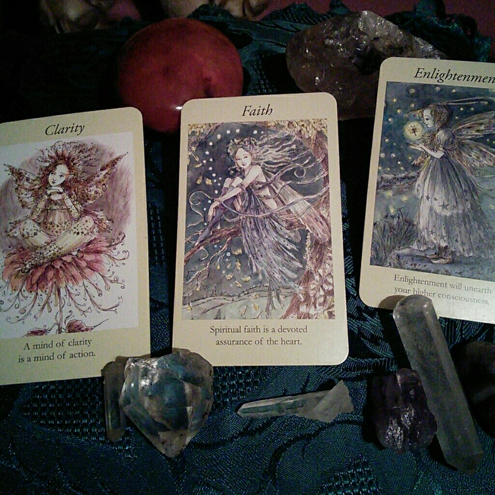 My favorite FAERY guidance Oracle deck 💖💚💜