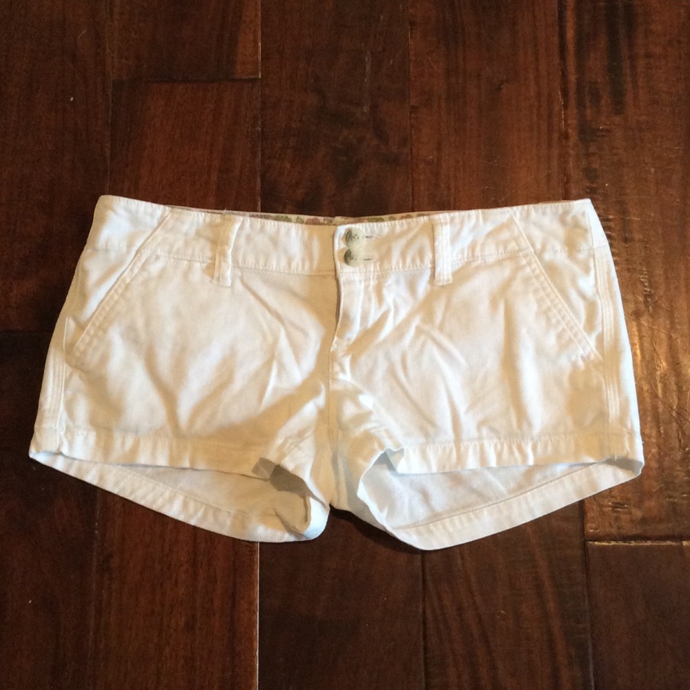 American Eagle white shorts