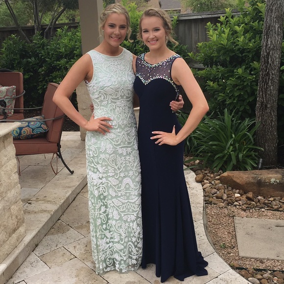 Prom dress - Picture 4 of 4