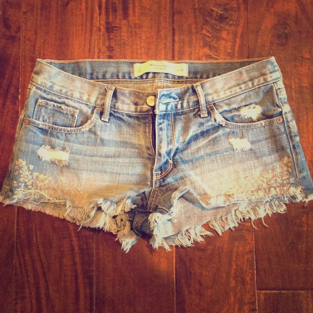 Abercrombie and Fitch jean embroidered short